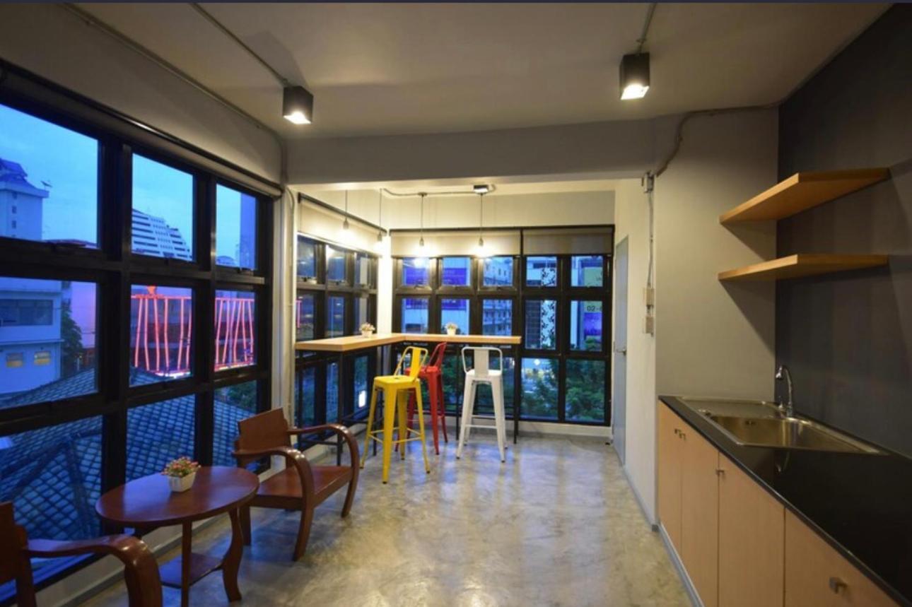 Bangkok Silom Chat Box Hostel Esterno foto