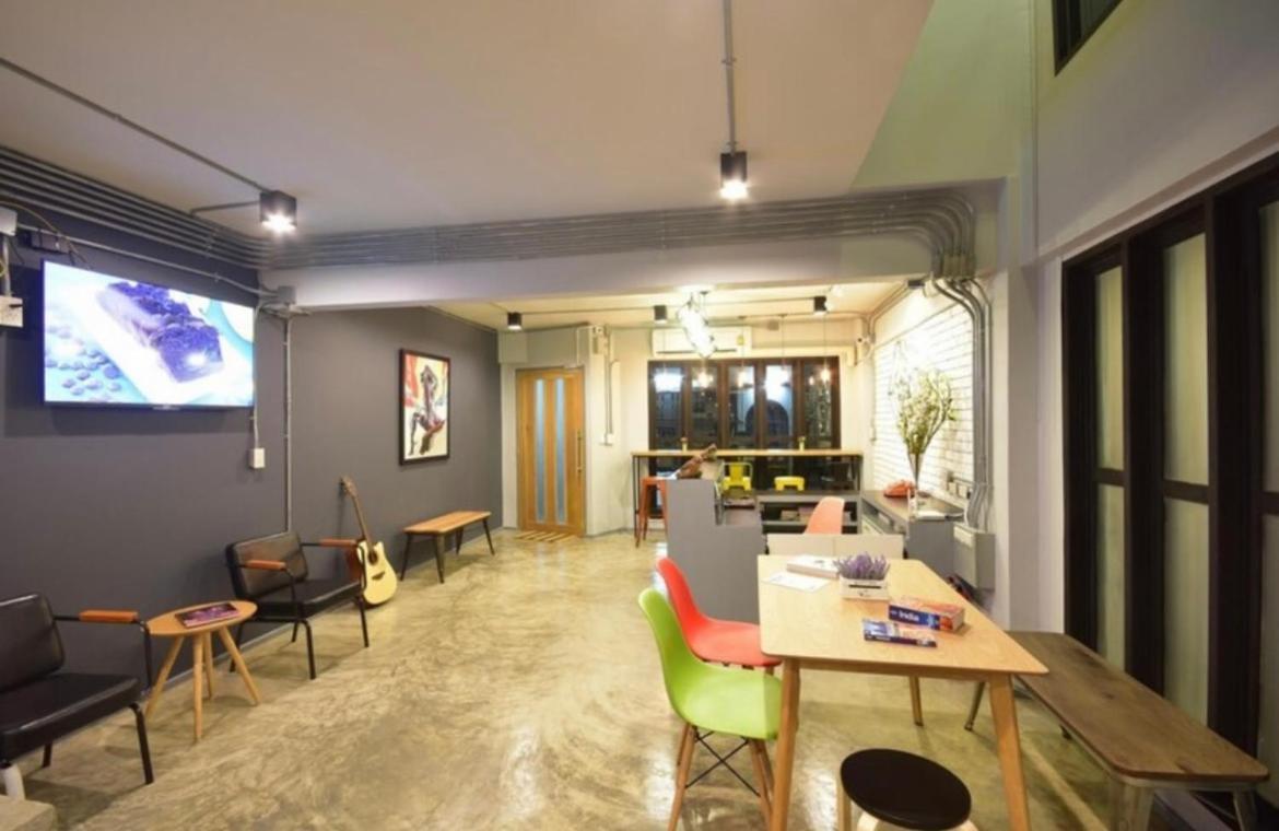 Bangkok Silom Chat Box Hostel Esterno foto
